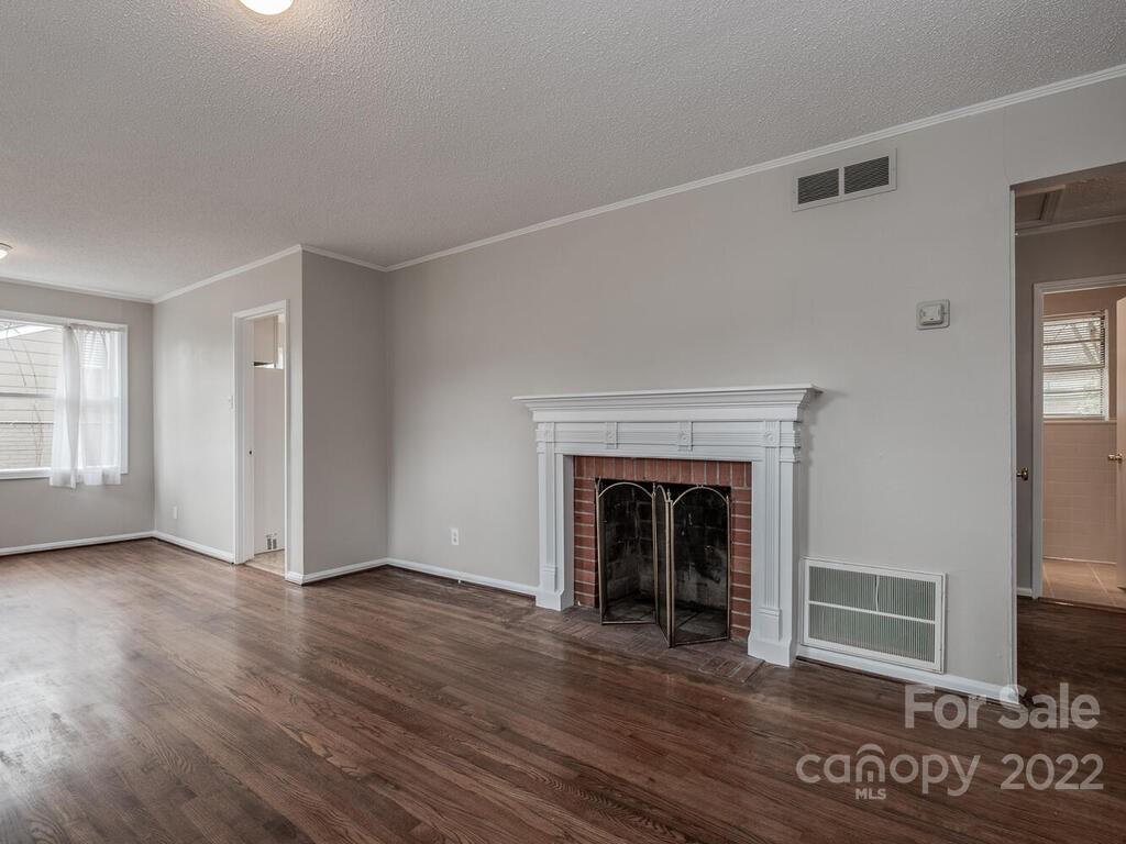 4642 Murrayhill Road Charlotte, NC 28209 - Photo 4 of 17 Gallery Image 4
