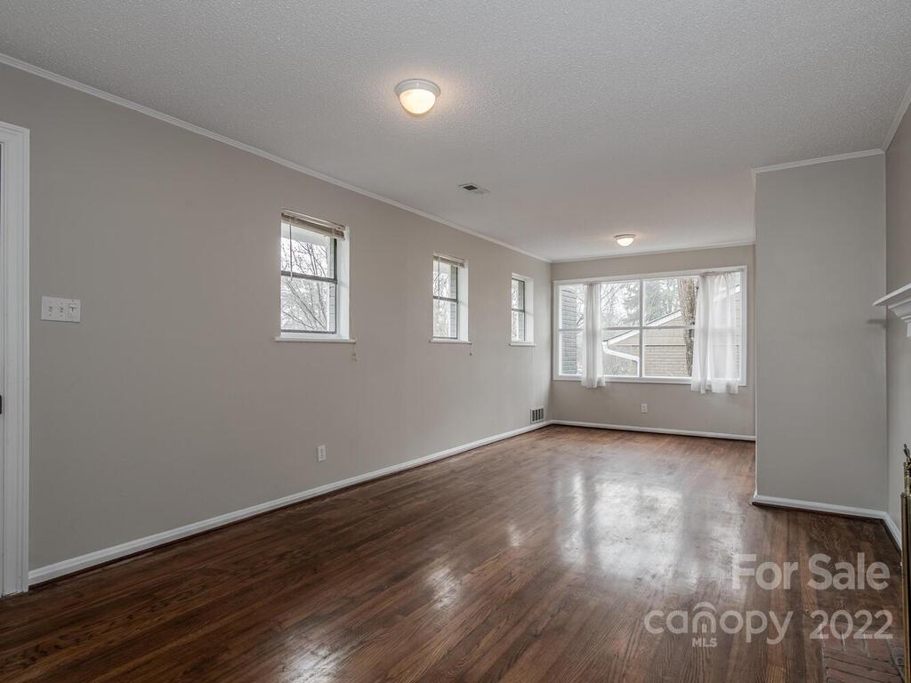 4642 Murrayhill Road Charlotte, NC 28209 - Photo 5 of 17 Gallery Image 5