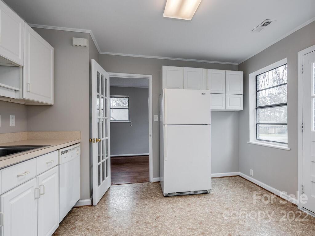 4642 Murrayhill Road Charlotte, NC 28209 - Photo 7 of 17 Gallery Image 7
