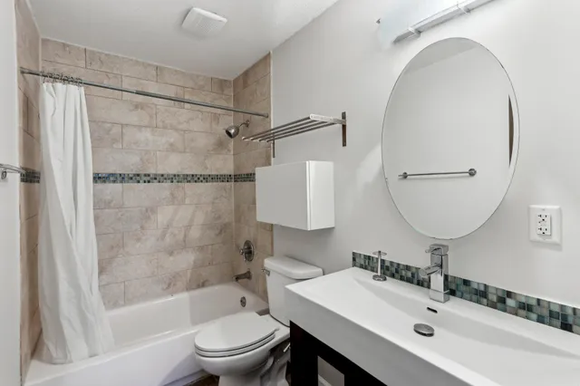 $185,000 | 450 Ford Road, Unit 111, St. Louis Park, MN 55426