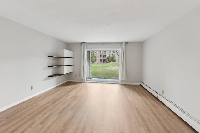 $185,000 | 450 Ford Road, Unit 111, St. Louis Park, MN 55426