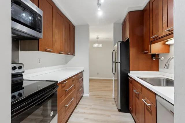 $185,000 | 450 Ford Road, Unit 111, St. Louis Park, MN 55426