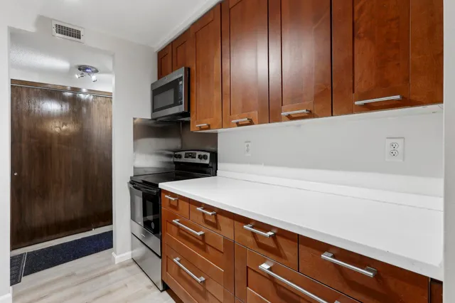 $185,000 | 450 Ford Road, Unit 111, St. Louis Park, MN 55426