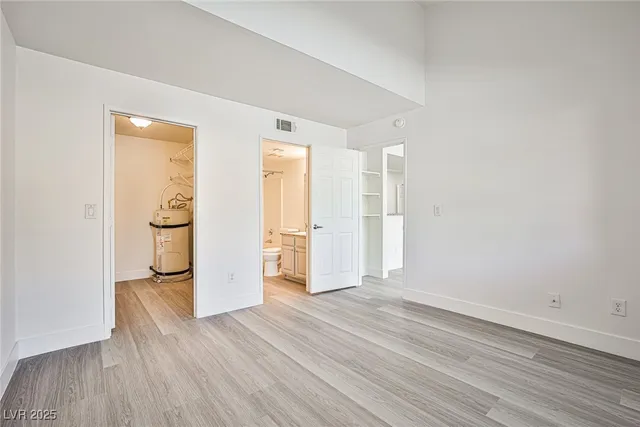 $1,400 | 5166 South Jones Boulevard, Unit 204, Las Vegas, NV 89118