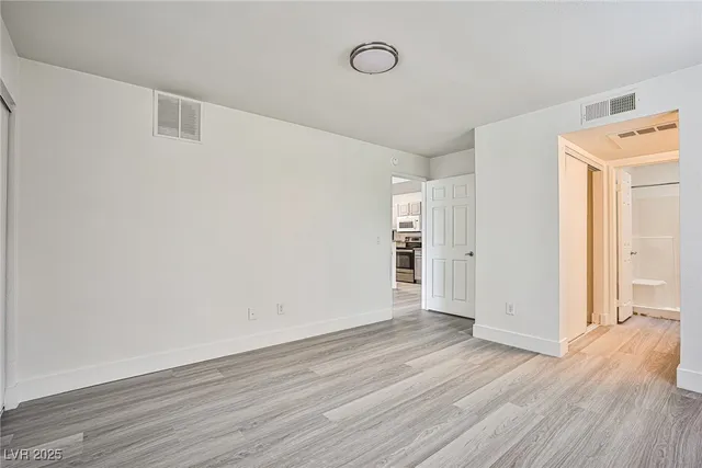 $1,400 | 5166 South Jones Boulevard, Unit 204, Las Vegas, NV 89118