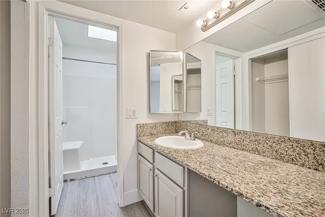 $1,400 | 5166 South Jones Boulevard, Unit 204, Las Vegas, NV 89118