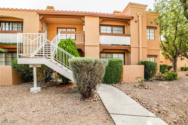 $1,400 | 5166 South Jones Boulevard, Unit 204, Las Vegas, NV 89118