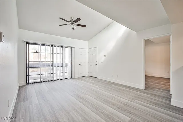 $1,400 | 5166 South Jones Boulevard, Unit 204, Las Vegas, NV 89118