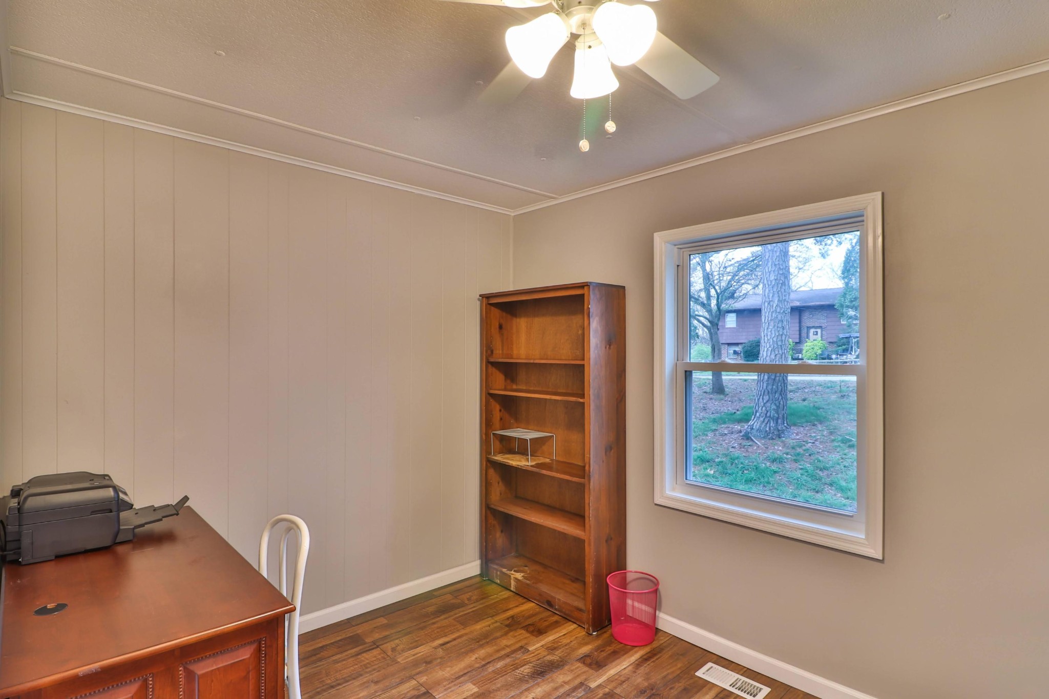 2212 Roundtree Road Knoxville, TN 37923 - Photo 12 of 27 a workspace with furniture and window