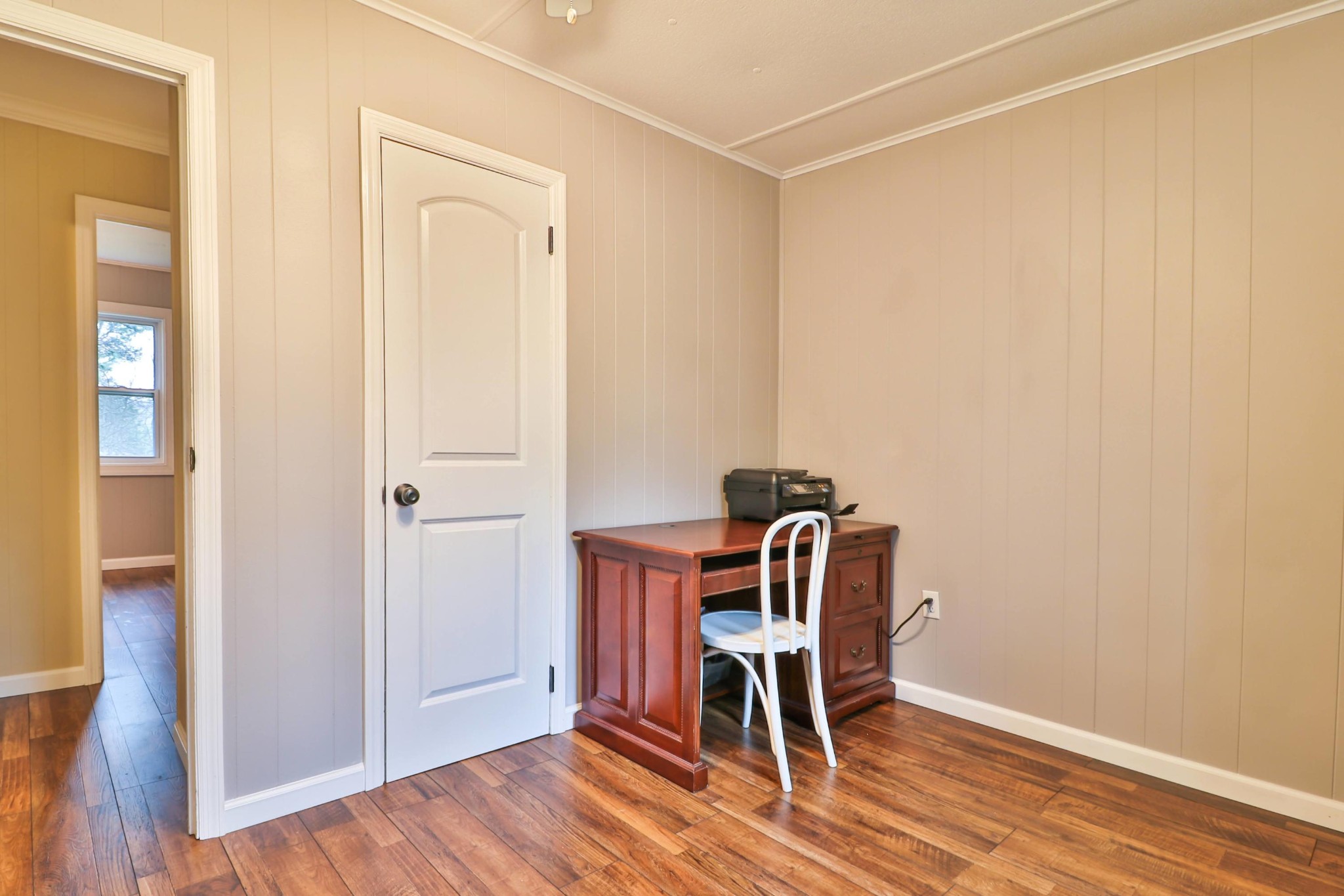 2212 Roundtree Road Knoxville, TN 37923 - Photo 13 of 27 a chair and a table in a room