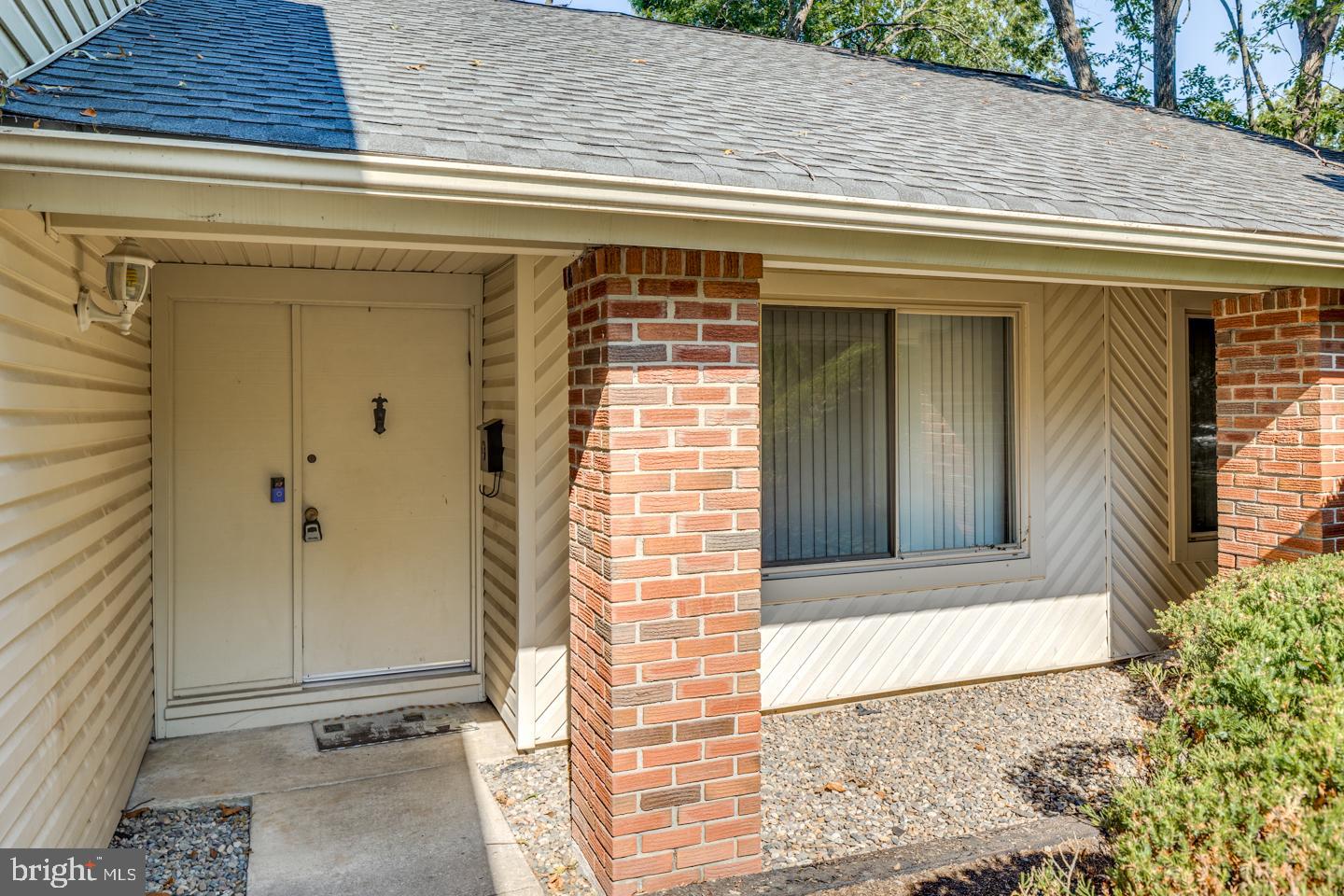 11 Concord Road Marlton, NJ 08053 - Photo 3 of 26 Brick and Vinyl Siding