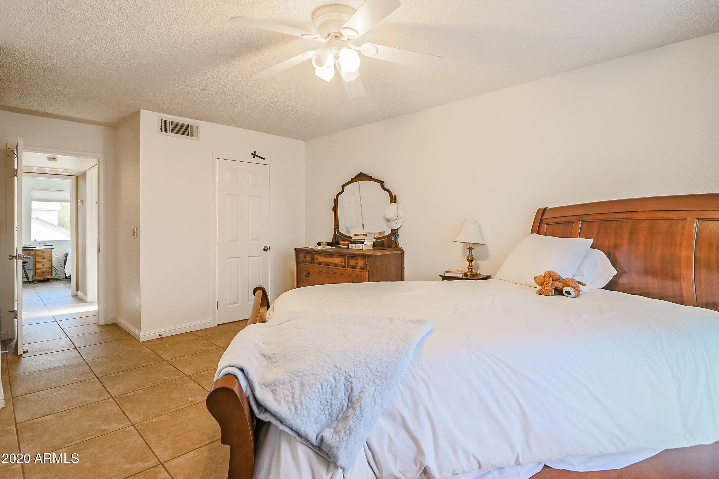 2023 West Bloomfield Road, Unit 6 Phoenix, AZ 85029 - Photo 22 of 36 Master BD