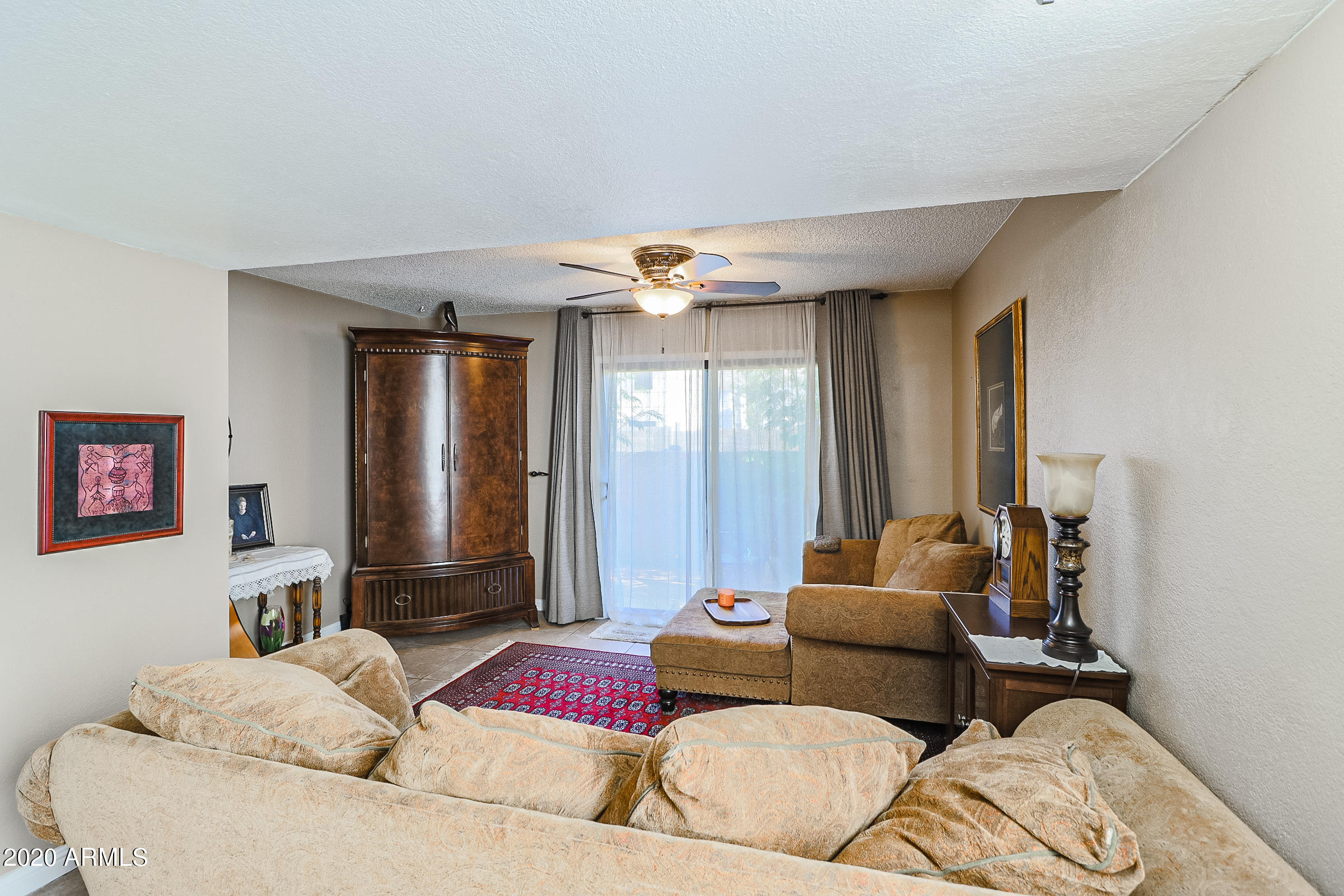 2023 West Bloomfield Road, Unit 6 Phoenix, AZ 85029 - Photo 9 of 36 Living Room