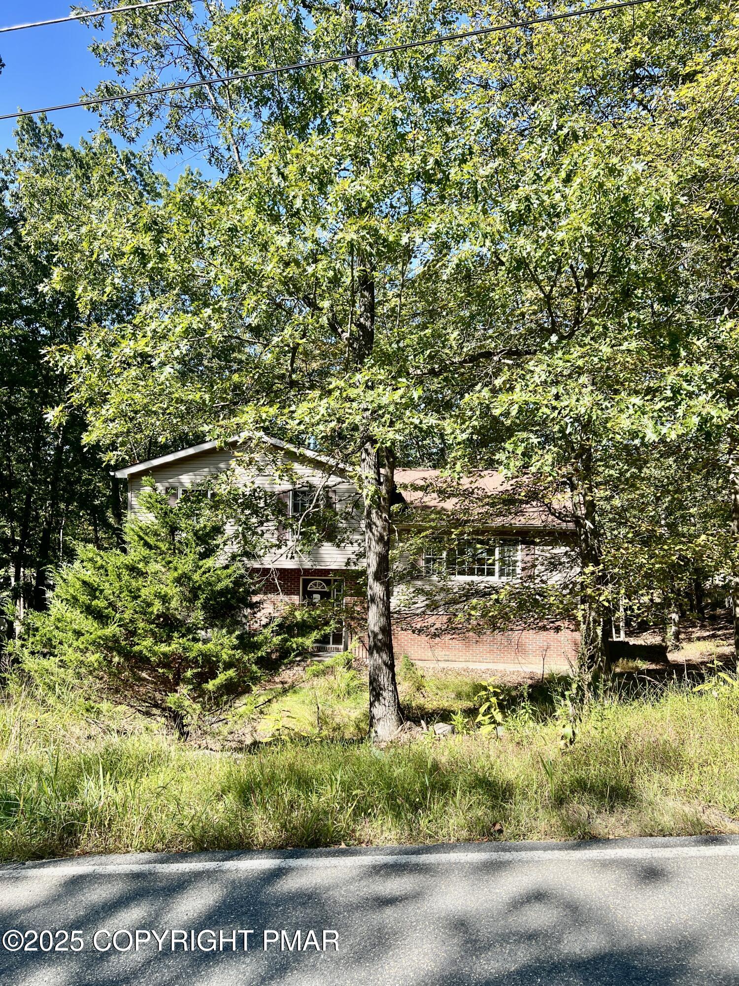 2210 Exeter Court Bushkill, PA 18324 - Photo 2 of 17 IMG_8734