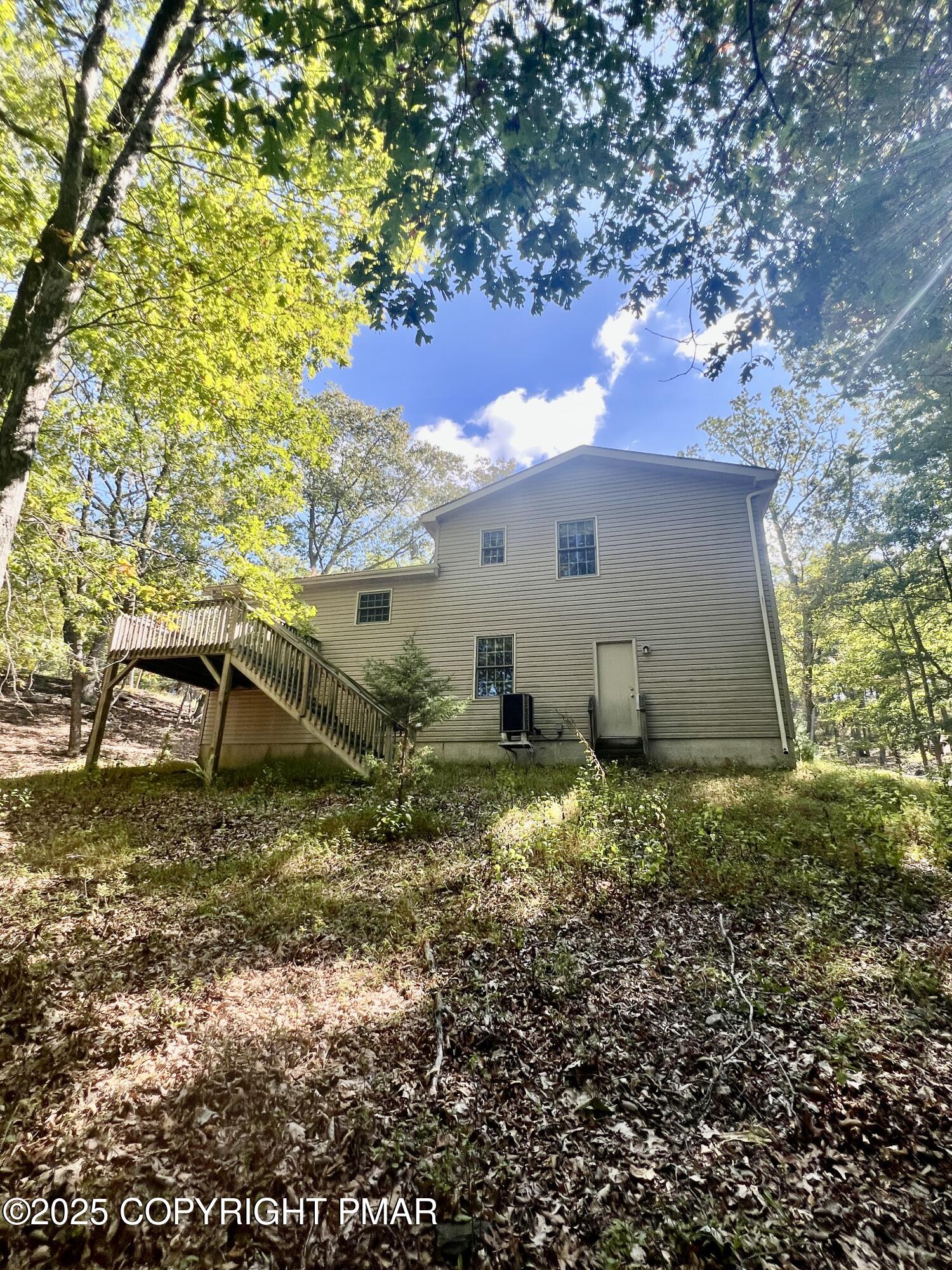 2210 Exeter Court Bushkill, PA 18324 - Photo 4 of 17 IMG_8737