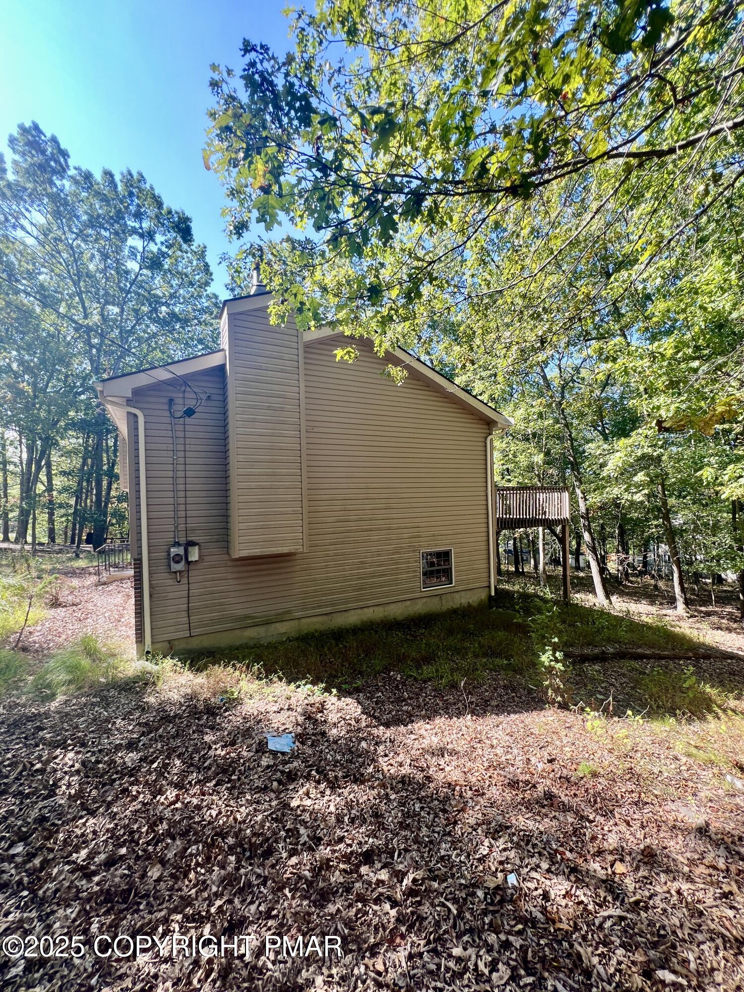 2210 Exeter Court Bushkill, PA 18324 - Photo 5 of 17 IMG_8738(1)
