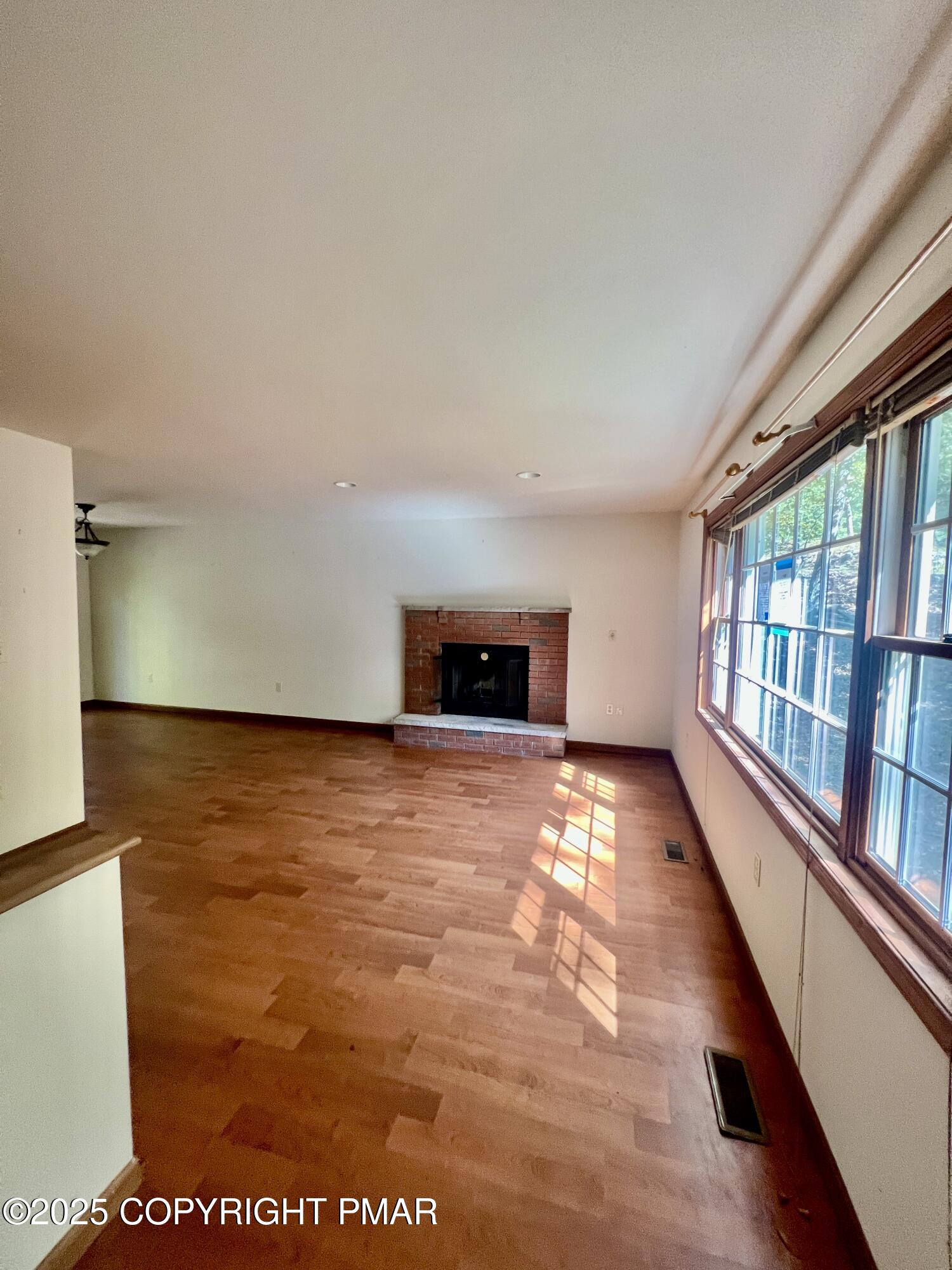 2210 Exeter Court Bushkill, PA 18324 - Photo 7 of 17 IMG_8740