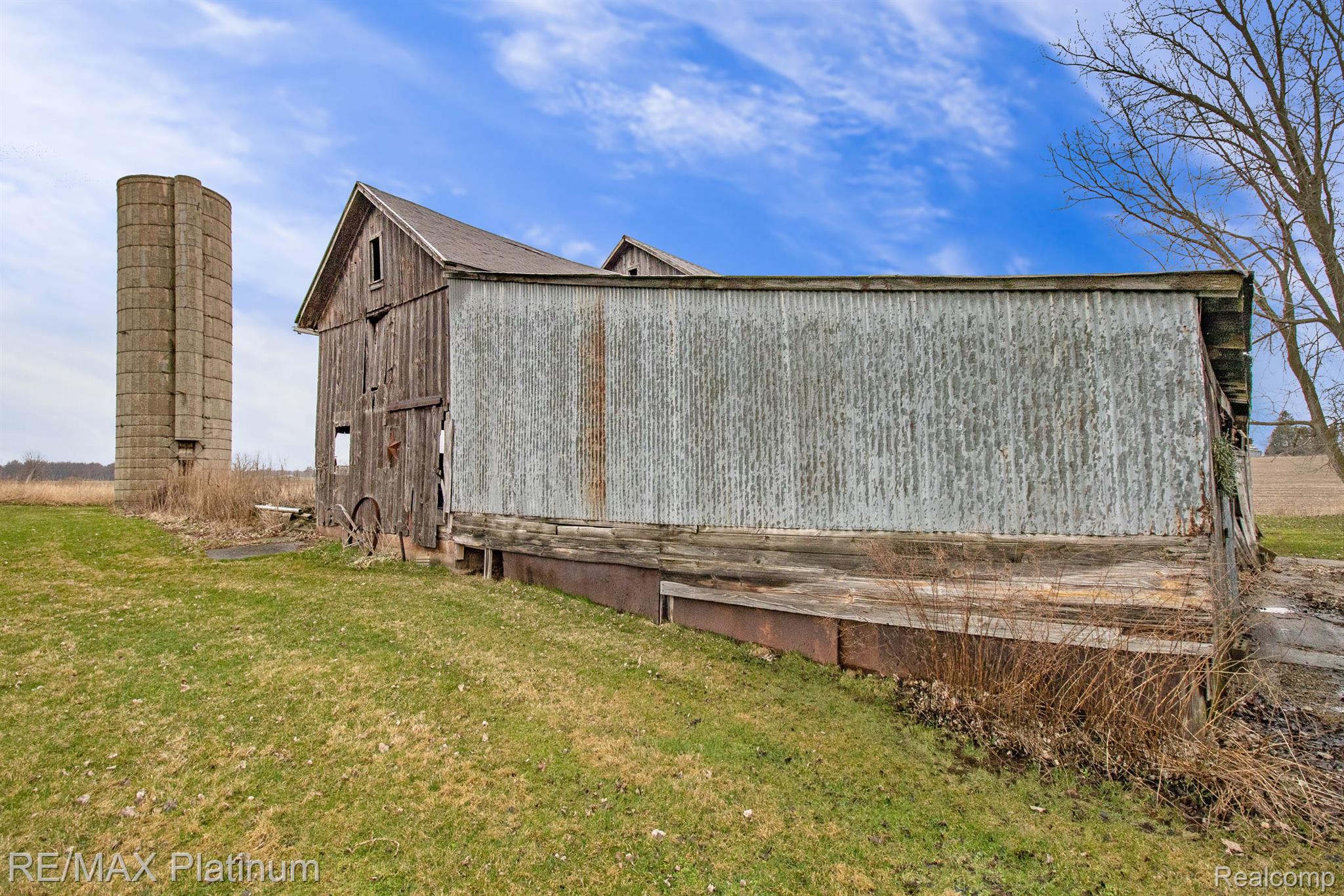9900 Pierson Road Fowlerville, MI 48836 - Photo 21 of 24 Barn
