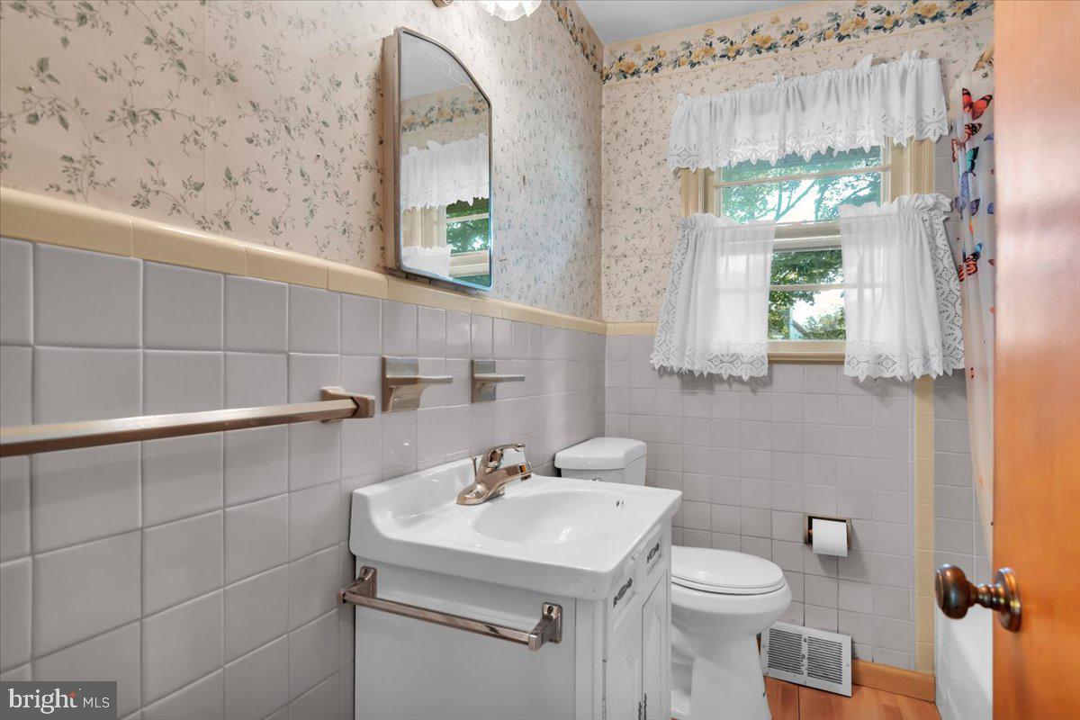 433 Glen Avenue Laurel Springs, NJ 08021 - Photo 11 of 28