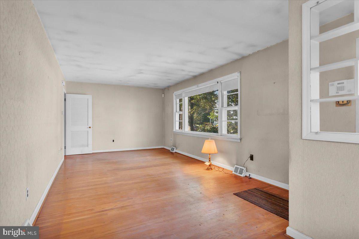 433 Glen Avenue Laurel Springs, NJ 08021 - Photo 7 of 28