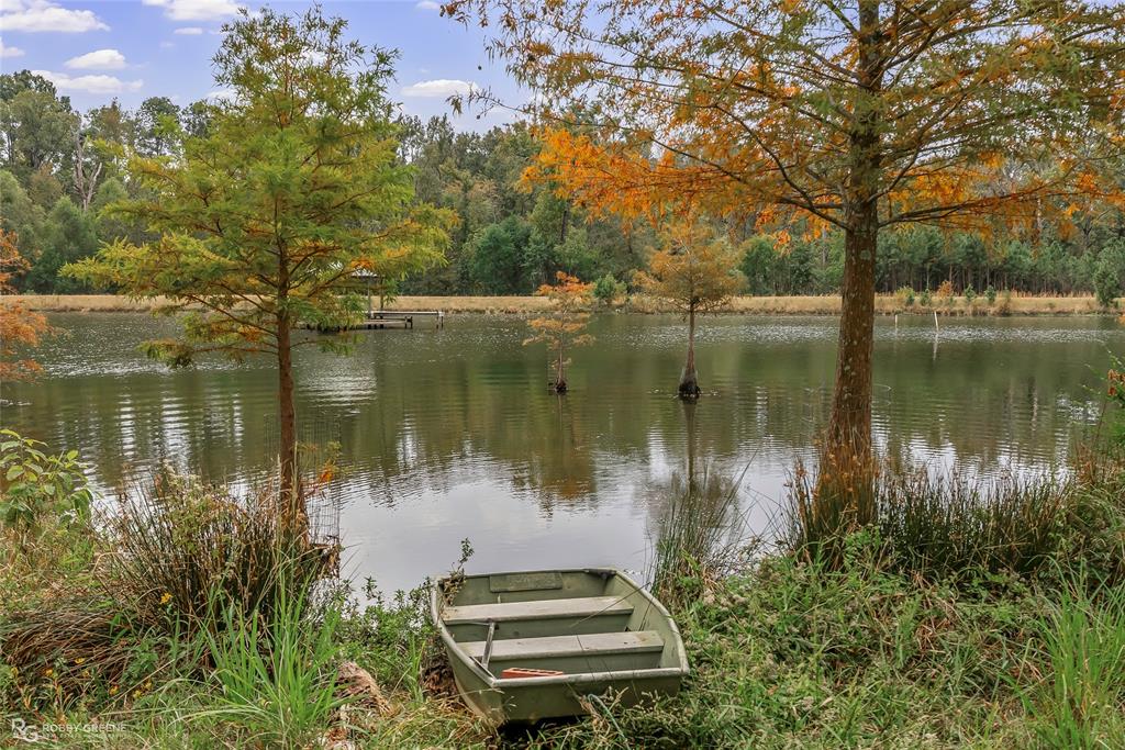 400 Crouch Road Benton, LA 71006 - Photo 5 of 40 a lake view with a lake view