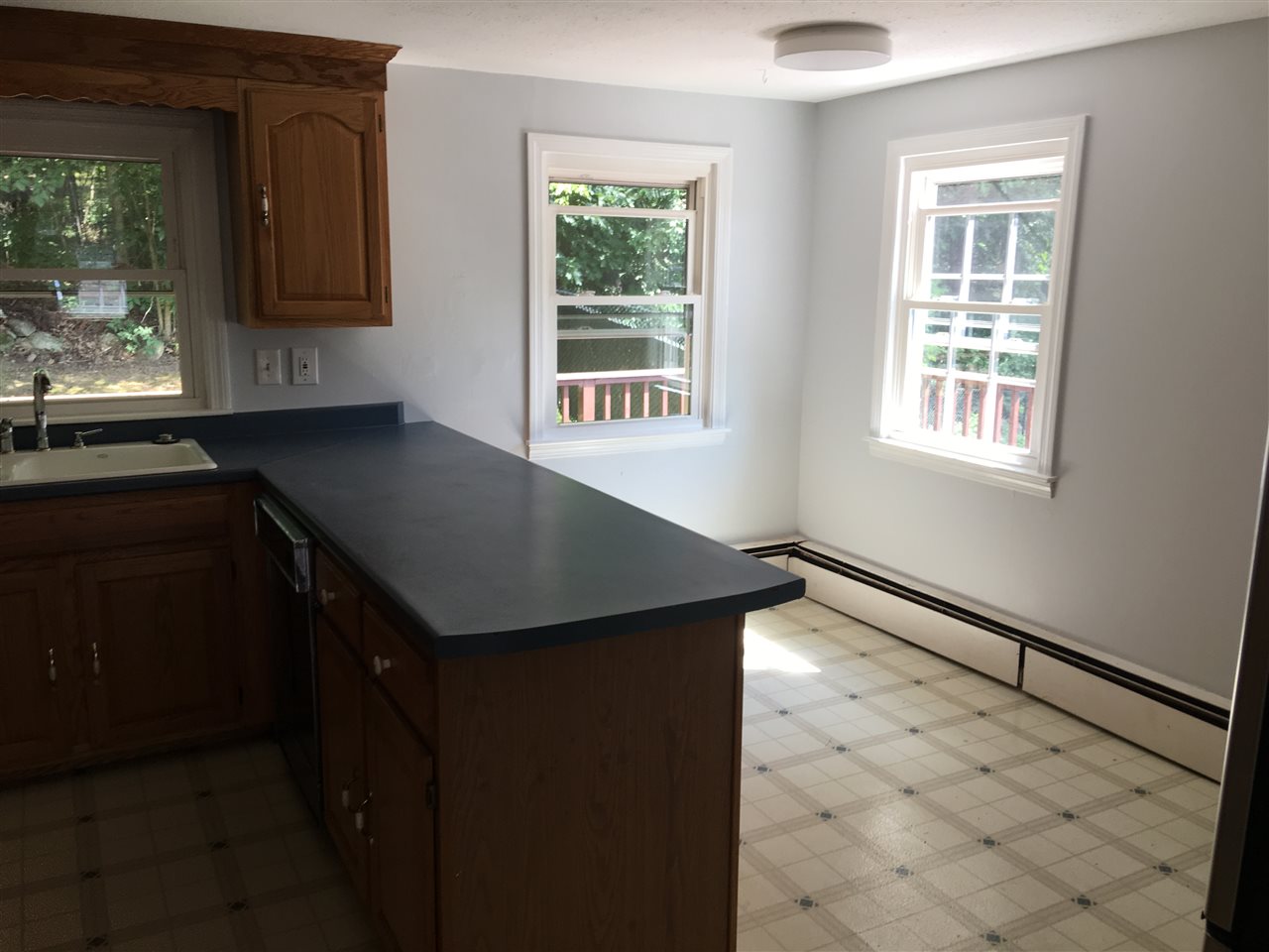 17 Rust Way Swanzey, NH 03446 - Photo 6 of 34 Gallery Image 6