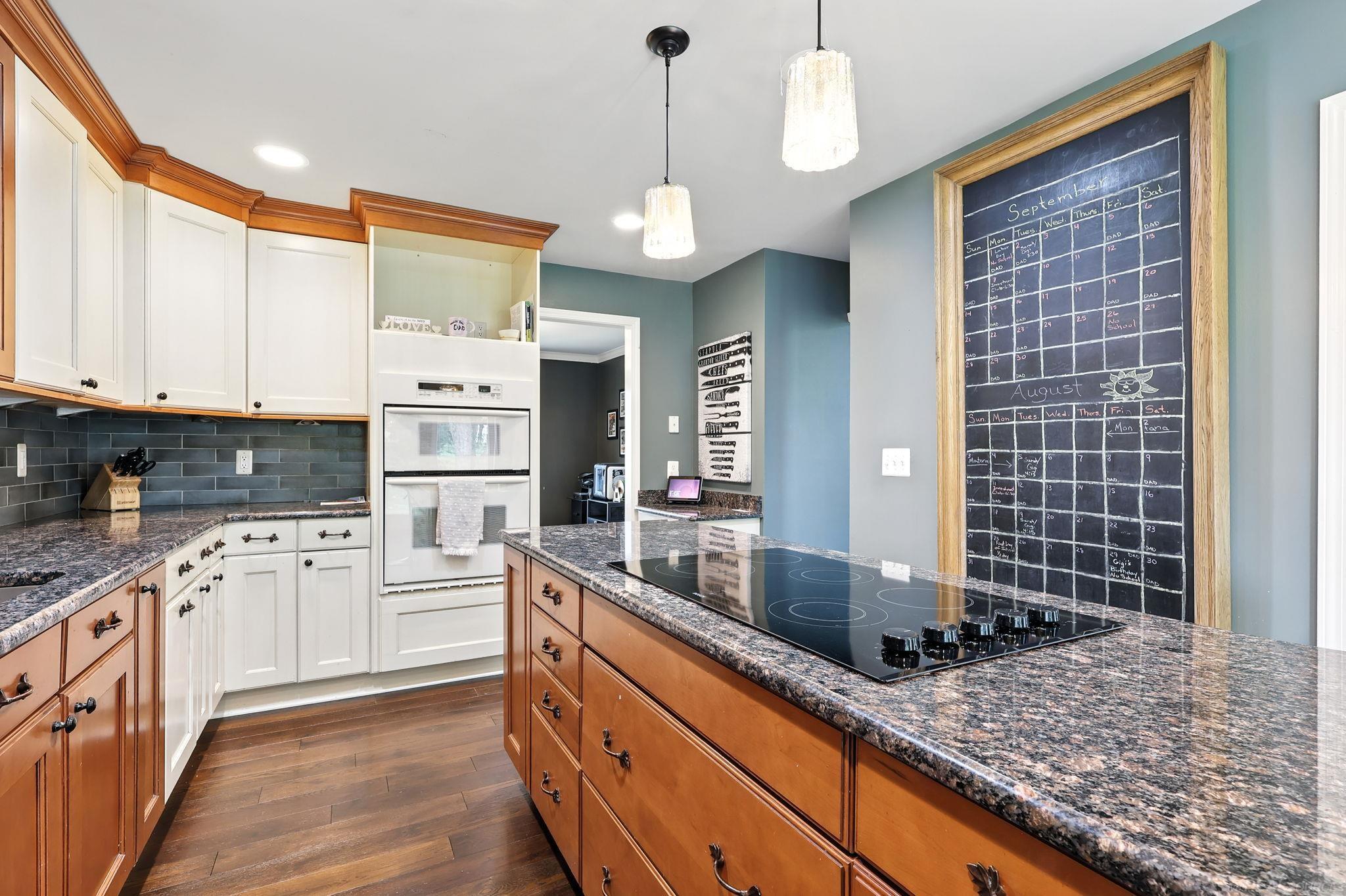 2208 Chippenham Chase Rochester Hills, MI 48306 - Photo 12 of 31