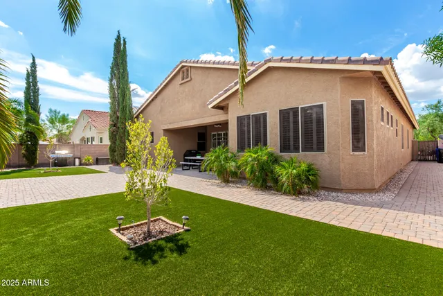 $799,850 | 2332 West Andrea Drive, Phoenix, AZ 85085