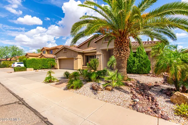 $799,850 | 2332 West Andrea Drive, Phoenix, AZ 85085