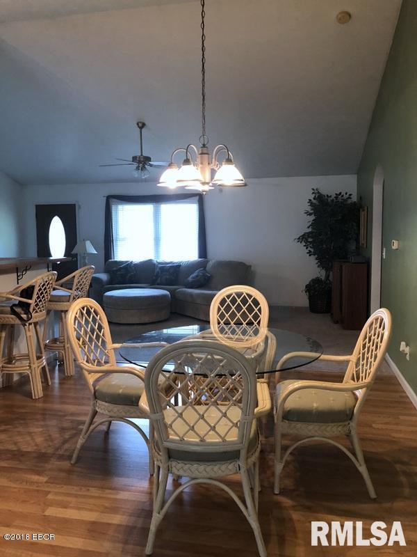 1704 Dynasty Road Herrin, IL 62948 - Photo 4 of 23