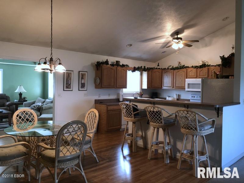 1704 Dynasty Road Herrin, IL 62948 - Photo 8 of 23