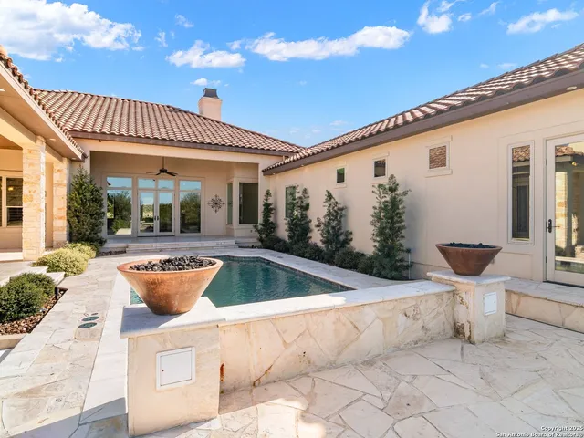 $2,650,000 | 211 Wellesley Landing, Shavano Park, TX 78231