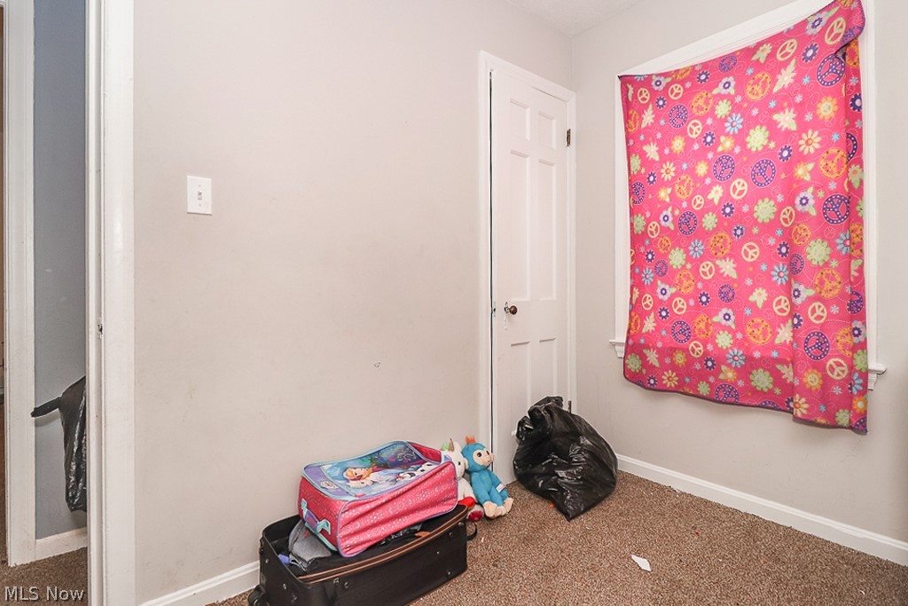 4326 Redding Road Cleveland, OH 44109 - Photo 18 of 33