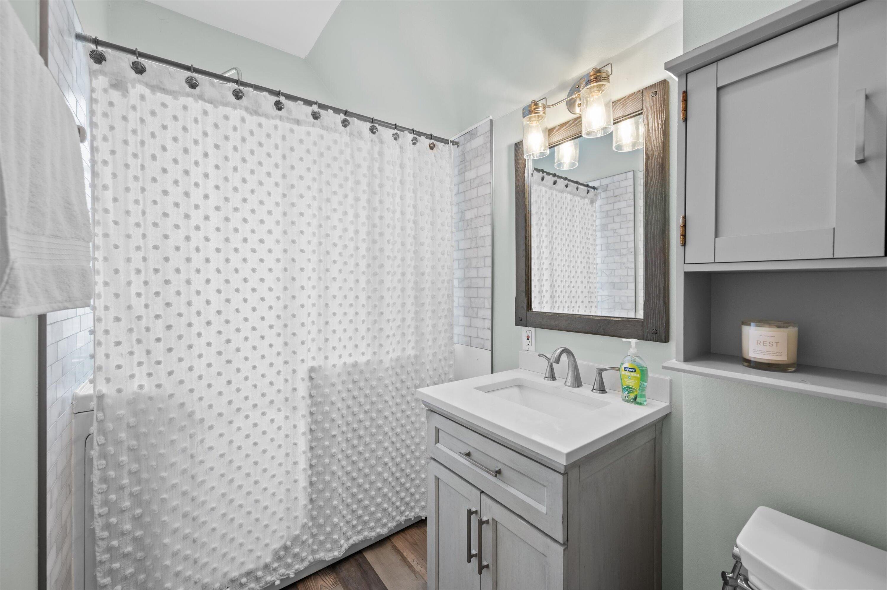3174 South Herman Street Milwaukee, WI 53207 - Photo 25 of 25 Upper level full bath
