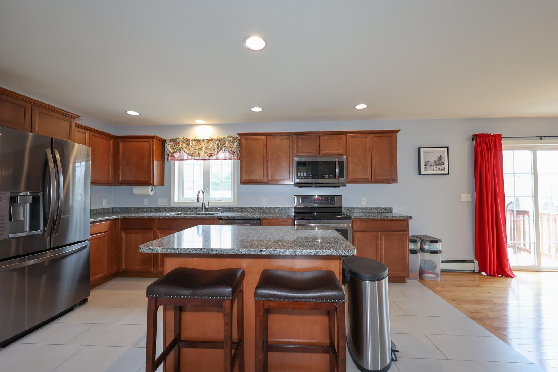 73 Nottingham Road Raymond, NH 03077 - Photo 7 of 37