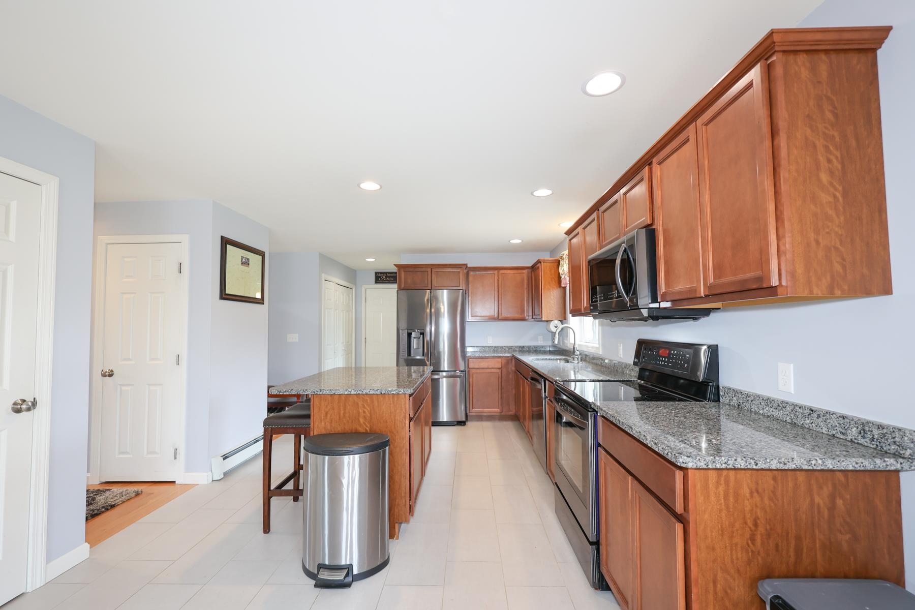 73 Nottingham Road Raymond, NH 03077 - Photo 10 of 37
