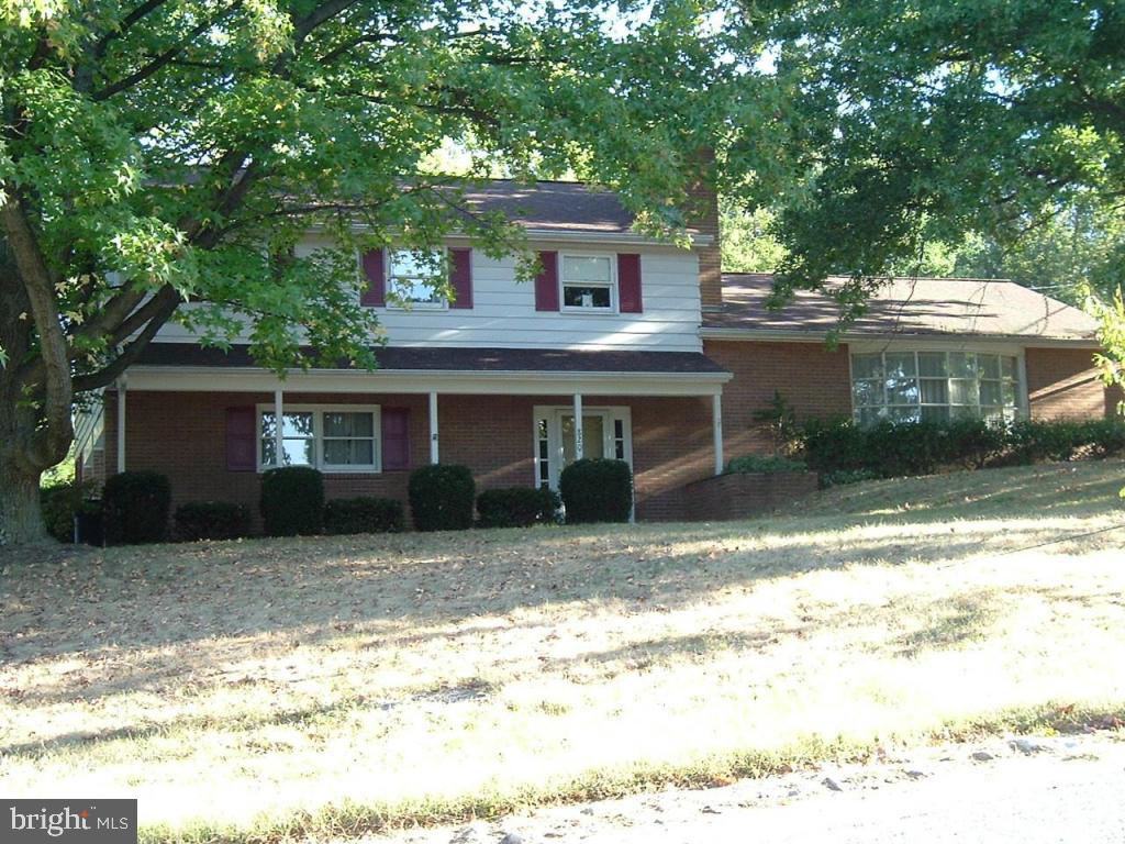 820 Hillaire Road Lancaster, PA 17601 - Photo 1 of 8 Gallery Image 1