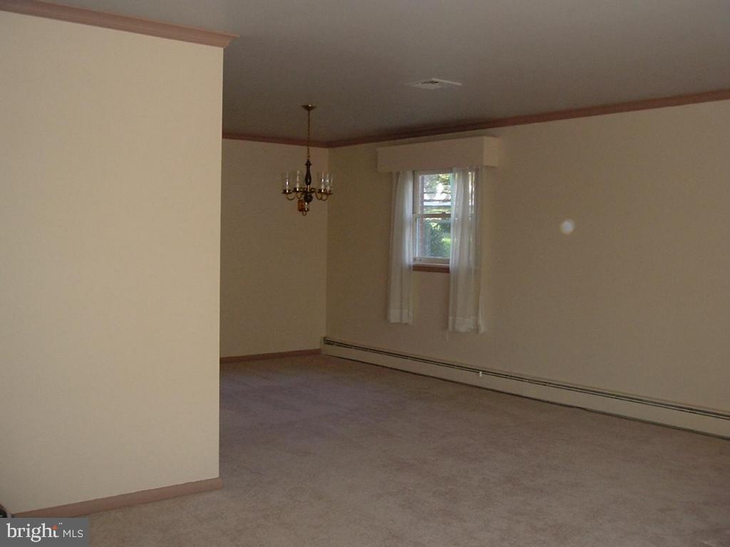 820 Hillaire Road Lancaster, PA 17601 - Photo 3 of 8 Gallery Image 3