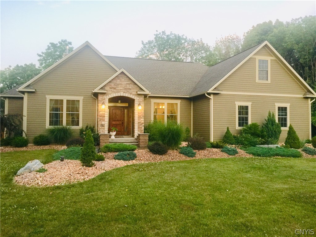 5178 Munro Road Camillus, NY 13031 - Photo 3 of 40