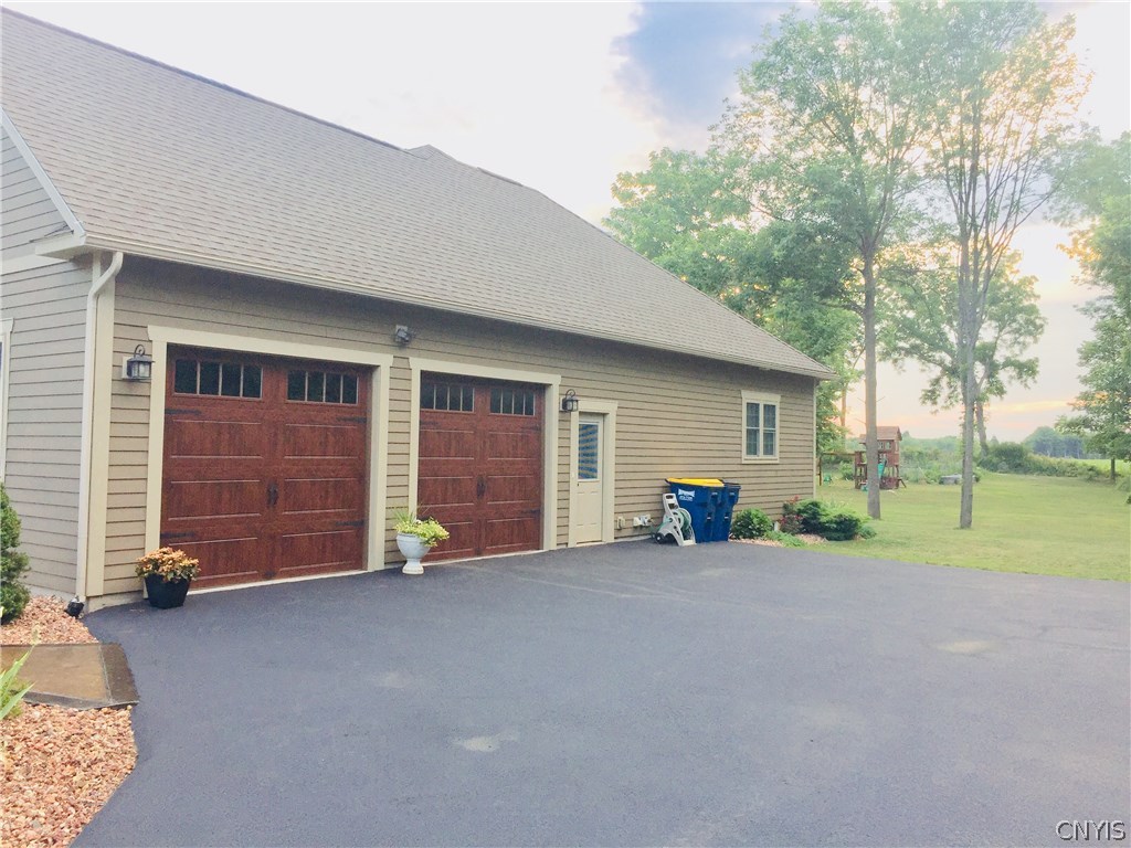 5178 Munro Road Camillus, NY 13031 - Photo 9 of 40