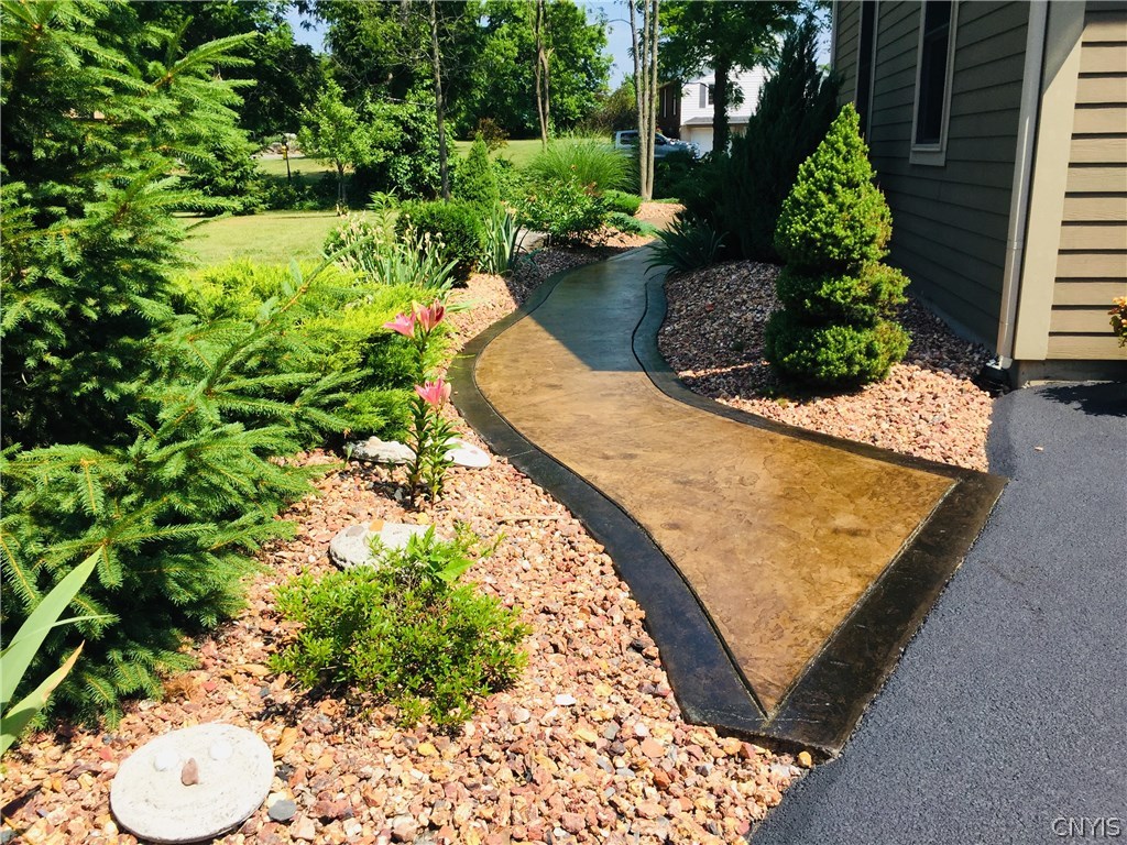 5178 Munro Road Camillus, NY 13031 - Photo 10 of 40