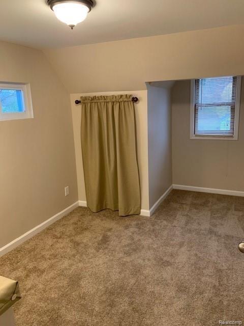 2907 Dearborn Avenue Rochester Hills, MI 48309 - Photo 45 of 55