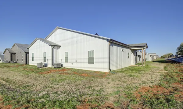 $1,370 | 200 Bainbridge Drive, Unit A, Clarksville, TN 37043