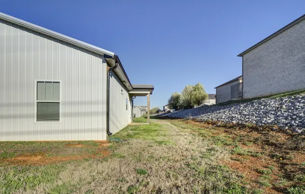 $1,370 | 200 Bainbridge Drive, Unit A, Clarksville, TN 37043