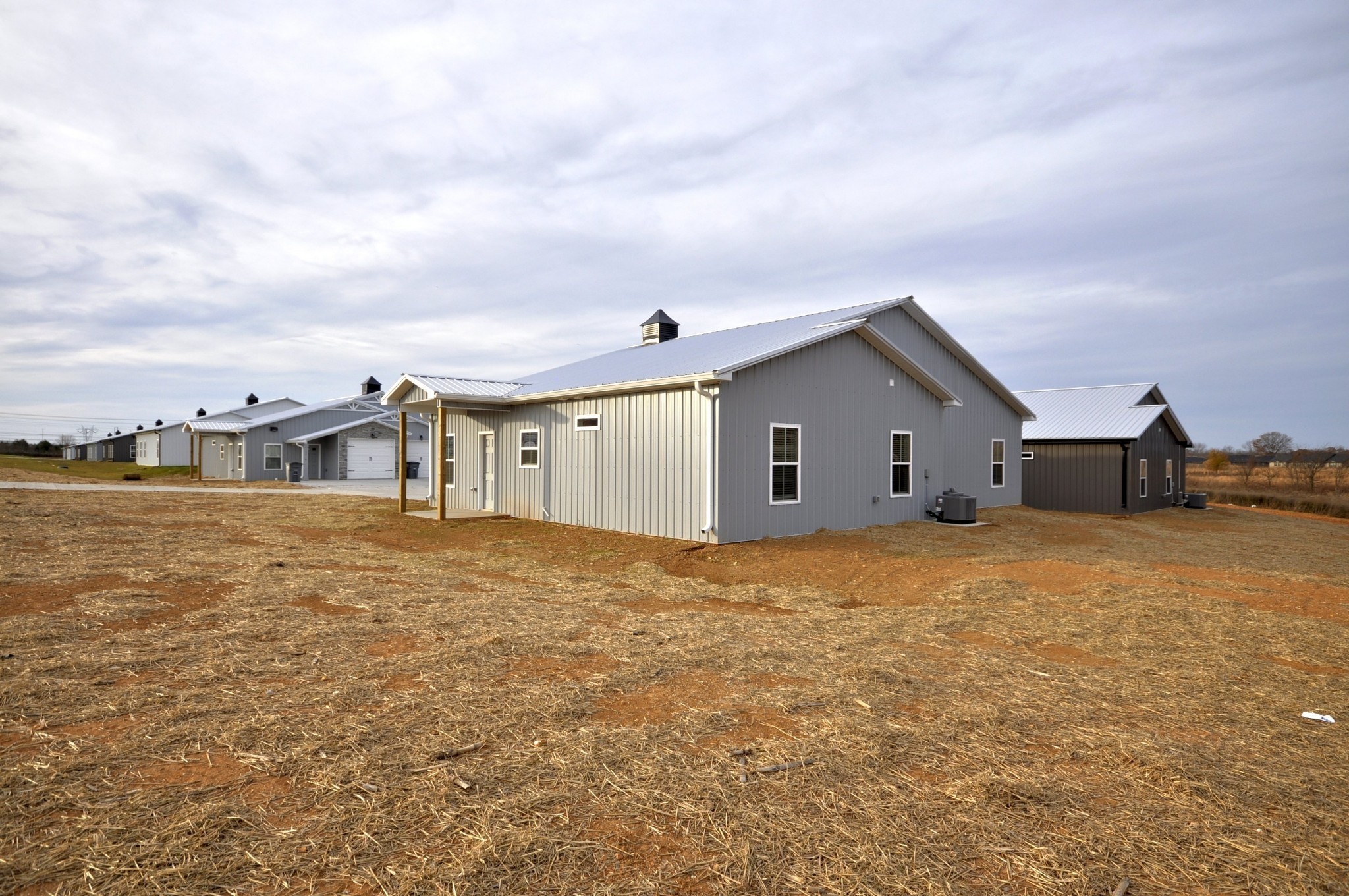 200 Bainbridge Drive, Unit A Clarksville, TN 37043 - Photo 33 of 35 a big room with an empty space