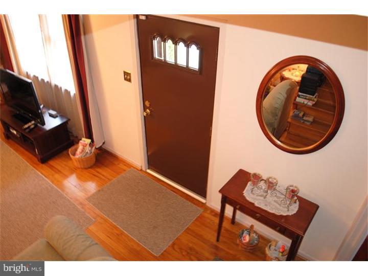 1218 Clymer Road Hatfield, PA 19440 - Photo 4 of 23 Foyer