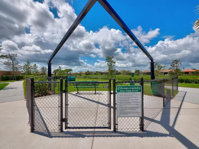 $500,000 | 623 Southeast Villandry Way, Port St. Lucie, FL 34984