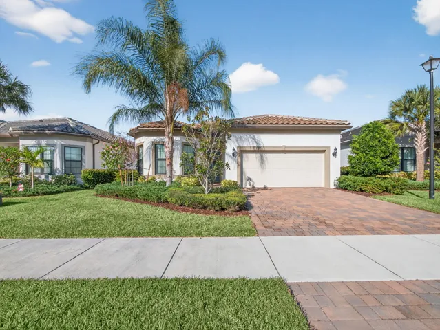 $500,000 | 623 Southeast Villandry Way, Port St. Lucie, FL 34984