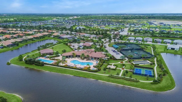 $500,000 | 623 Southeast Villandry Way, Port St. Lucie, FL 34984