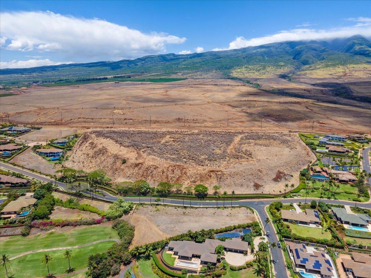 4 Anapuni Loop Lahaina, HI 96761 - Photo 11 of 44 a view of an ocean and city